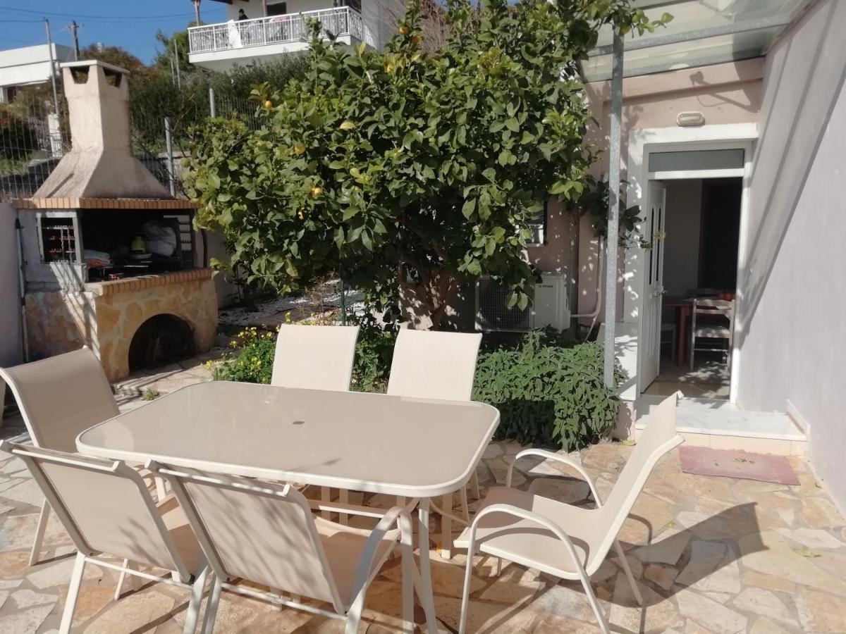 Airport Family House Appartamento Artemida  Esterno foto