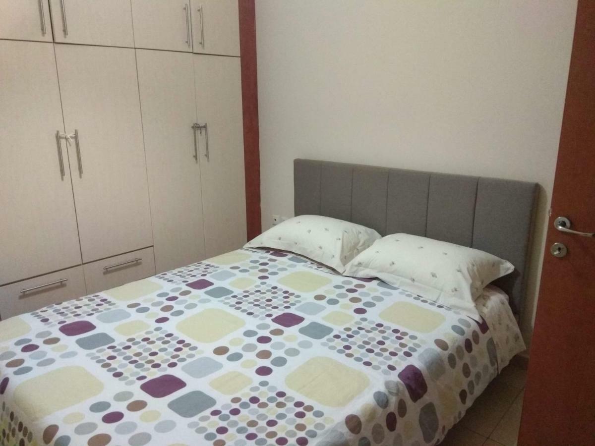 Airport Family House Appartamento Artemida  Esterno foto